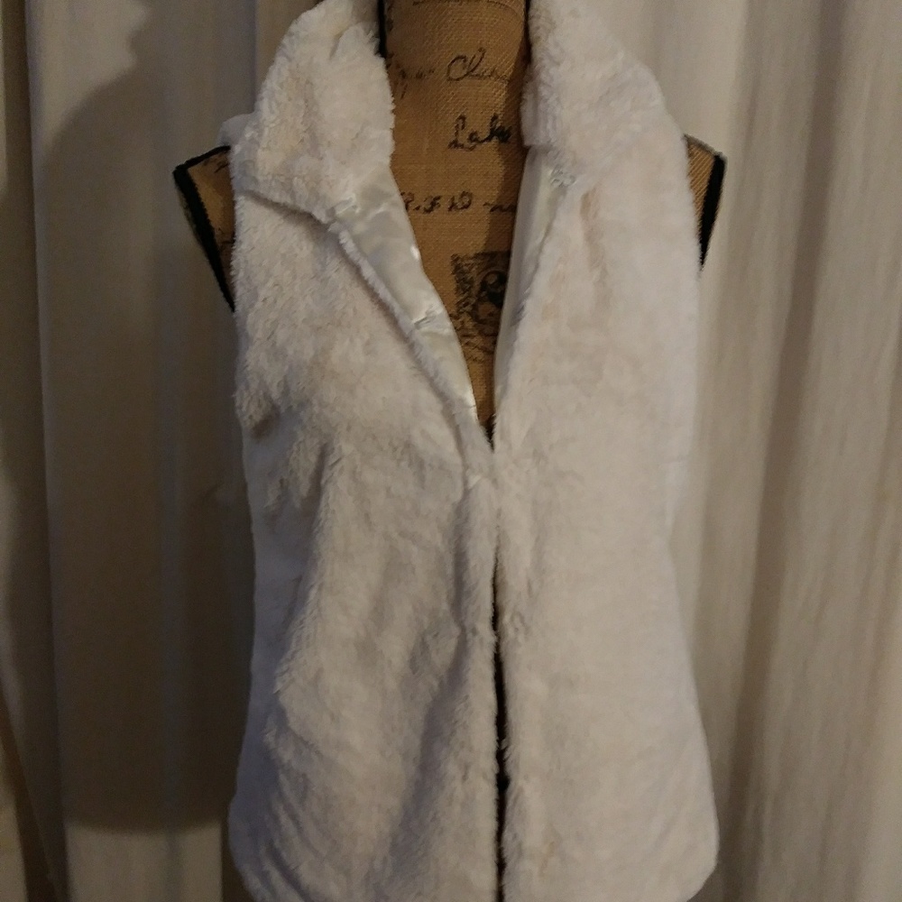 Apt 9 Faux Fur Lined Vest Invisible Closure